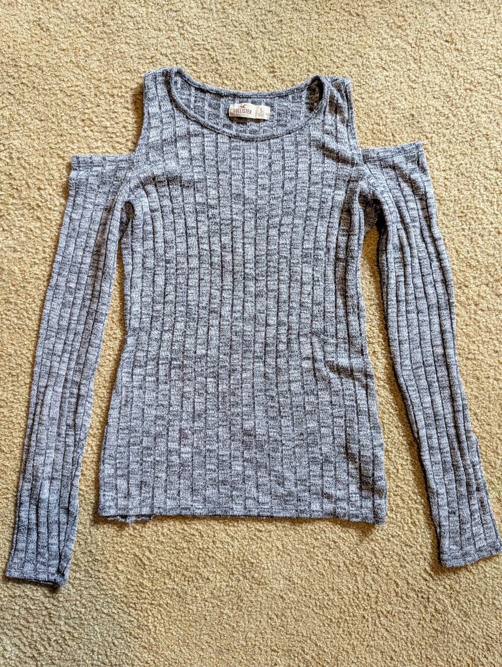 Hollister Ribbed Off-Shoulder Sweater in Light Gray